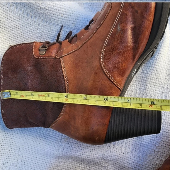 Gabor Laced shearling " Granny" Boots 8.5 - Picture 11 of 15